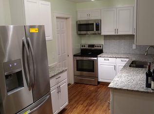 93 Maple Ave, Middletown, RI 02842