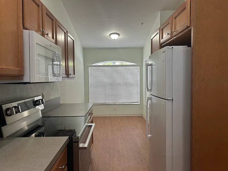 10411 SW 85th Ct — Photo 5