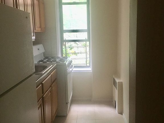 2nd image of 80 Bennett Ave APT 2A
