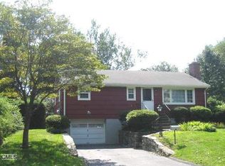 117 Candlewood Rd, Fairfield, CT 06825