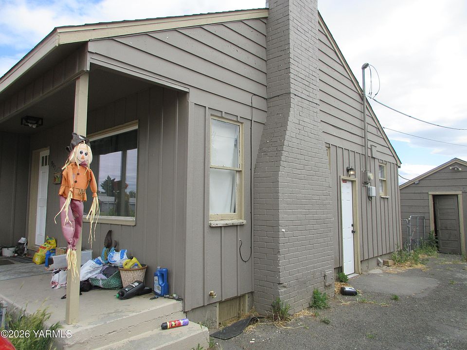 2nd image of 907 S 8th Ave