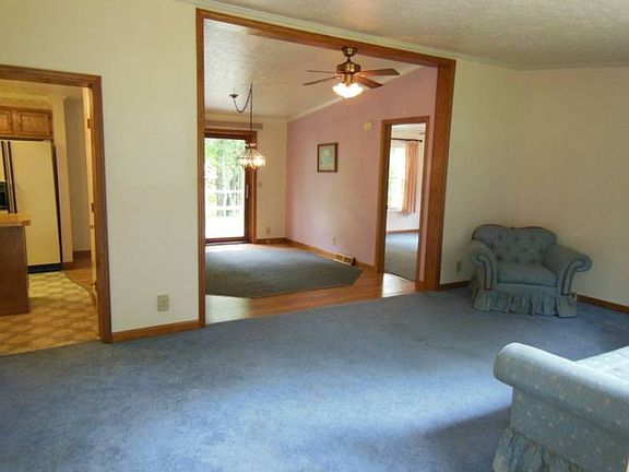 2nd image of 1090 W Marilyn Dr