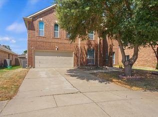 2236 Sparrow Hawk Ct, Grand Prairie, TX 75052