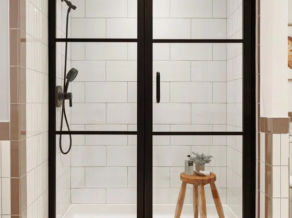 180 Morgan Street image 69 of 140