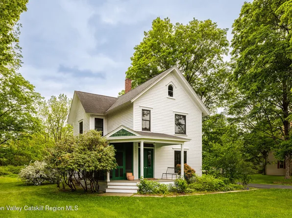 14 Bushnell Avenue, Chatham, NY 12037