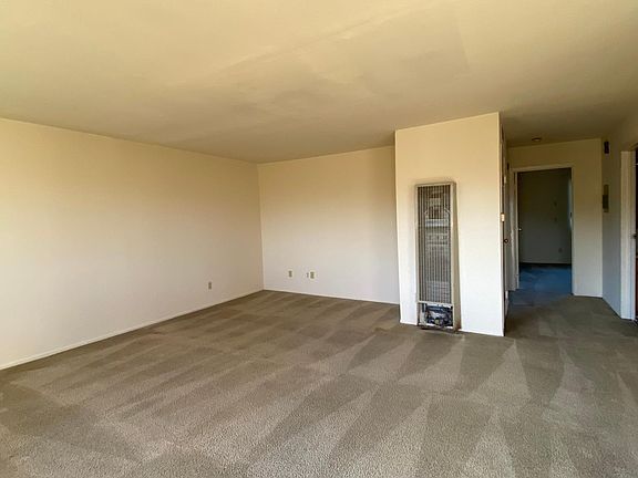 3rd image of 3148 Carlyle St #203
