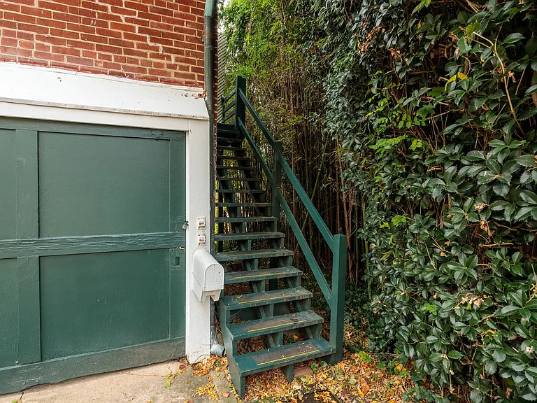3503 Seminary Ave — Photo 5