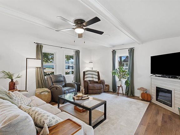 4th image of 815 N 8th Ave