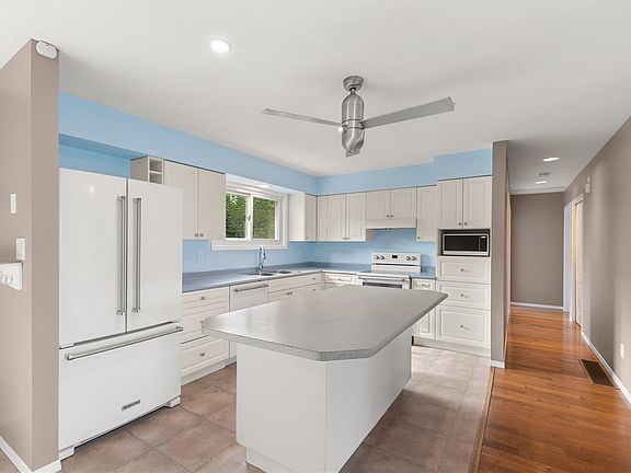 5th image of 724 Galerno Rd