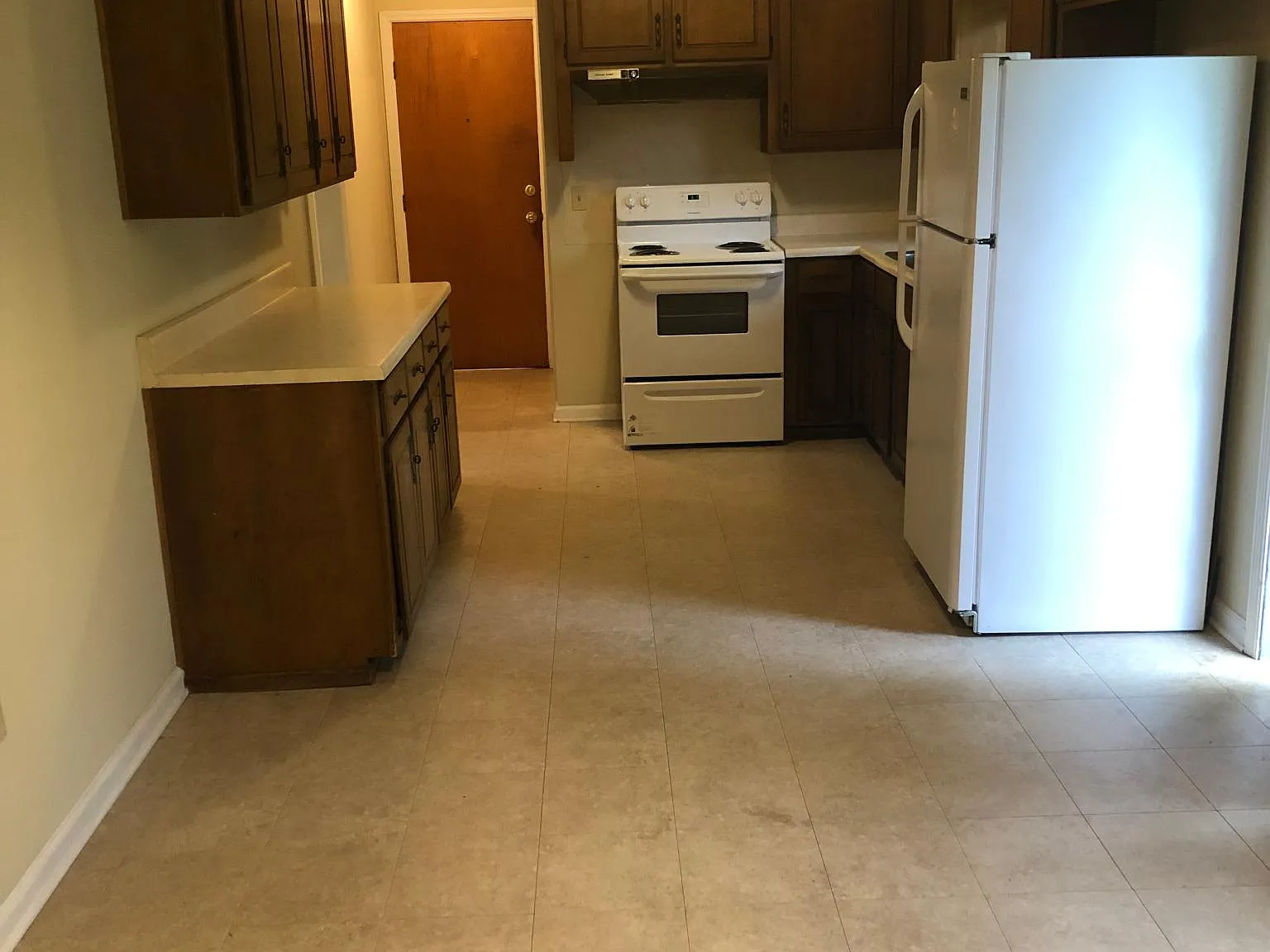 3 bed, 1350 sqft, $1,695 — Photo 4