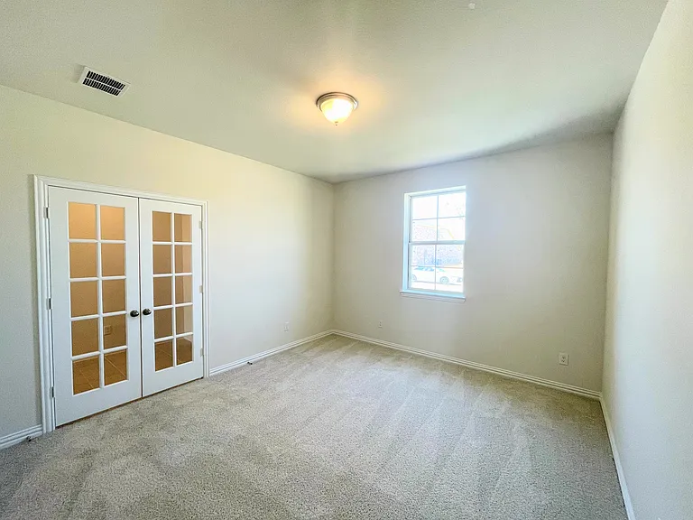 3201 Riverlawn Dr — Photo 11