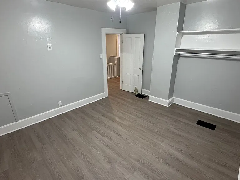 219 W 15th St — Photo 21