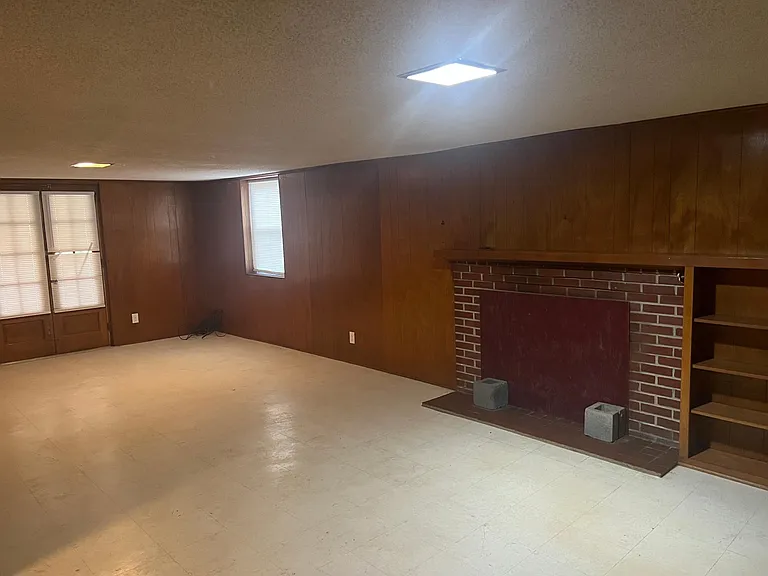 241 Shirley Dr — Photo 14