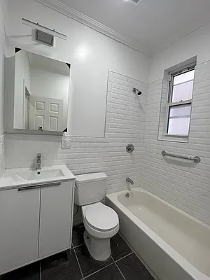 Rented by EXR | media 4