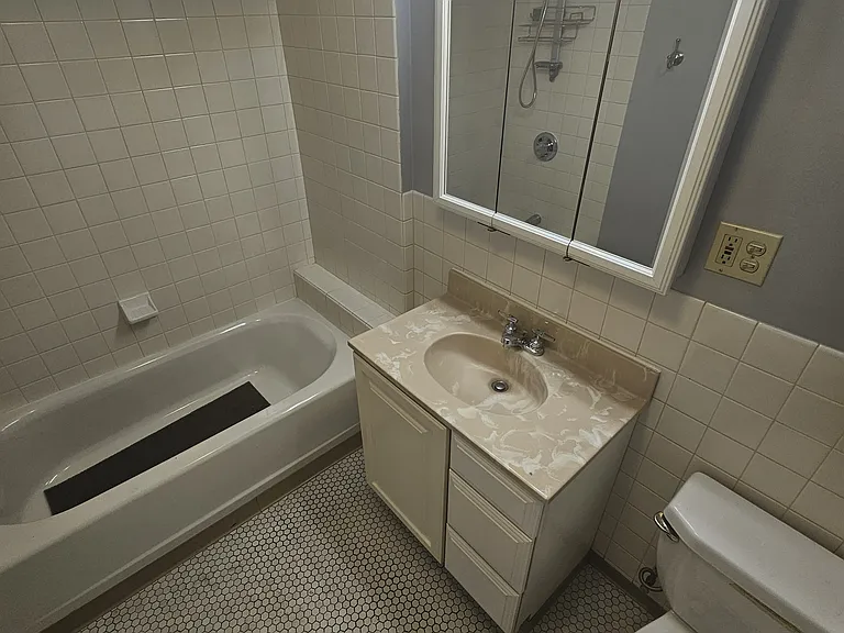 902 S Oak Park Ave #2 — Photo 7