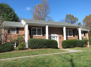 2810 Meadowbrook Dr, Blacksburg, VA 24060