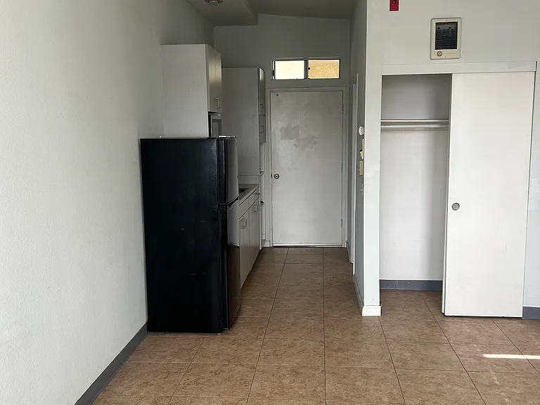 5411 Linda Vista Rd #13 — Photo 11