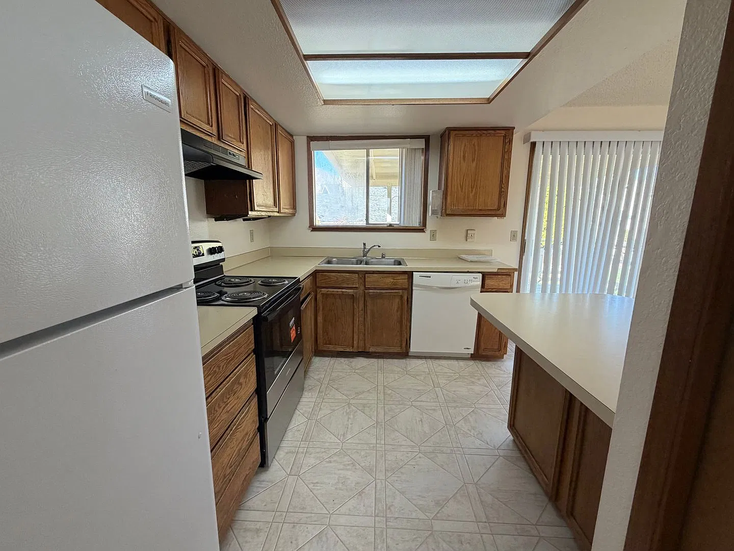Now renting 3 bedroom House — Photo 2
