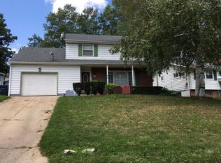 590 Cliffside Dr, Akron, OH