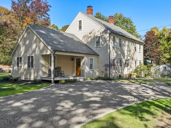39 Story St, Essex, MA 01929