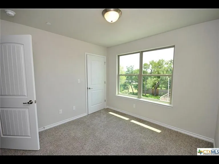 221 Birch Oak Ln — Photo 38