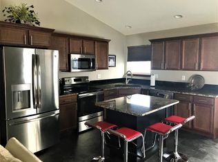 717 Grindstone Cir, Waterloo, IA 50702