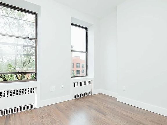 3rd image of 411 Chauncey St #2O