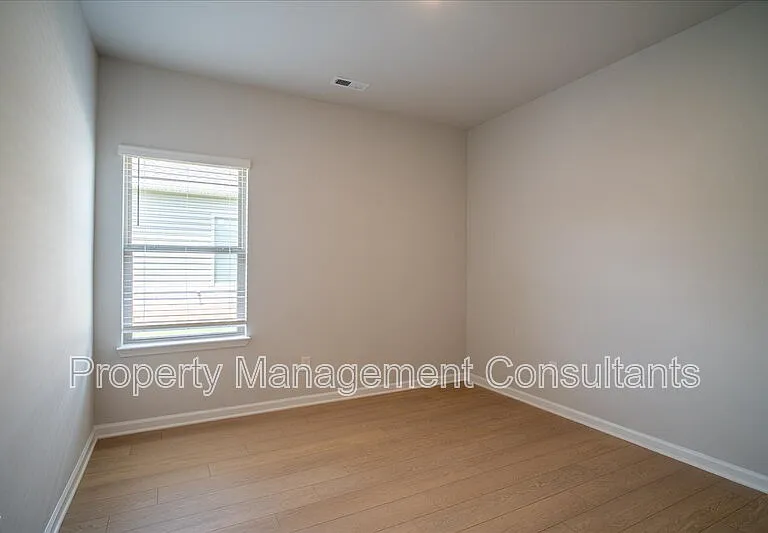 22845 Dashwood Ln — Photo 10