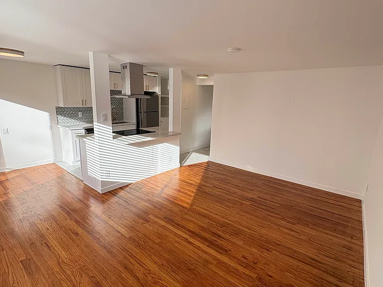2345 Minor Ave E #14 — Photo 3