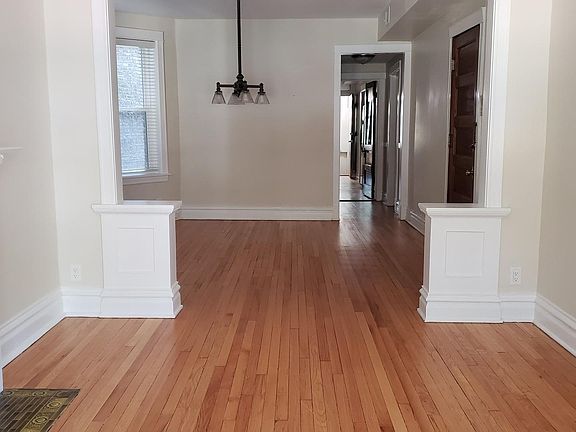 4th image of 2137 W Belmont Ave #1