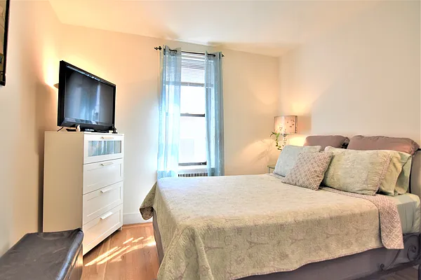 Rented by Buchbinder & Warren | media 19