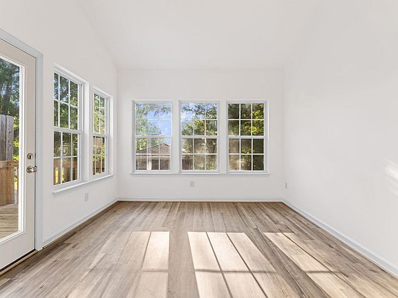3rd image of 5 Heritage Oak Way