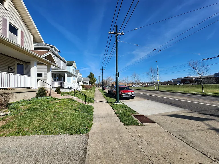2604 Wayne Ave — Photo 2