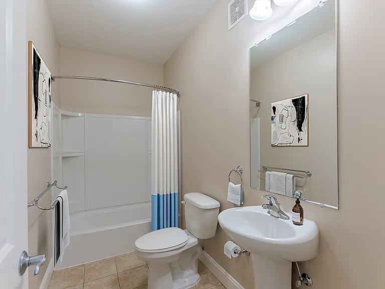 Vineyard Commons — Photo 7