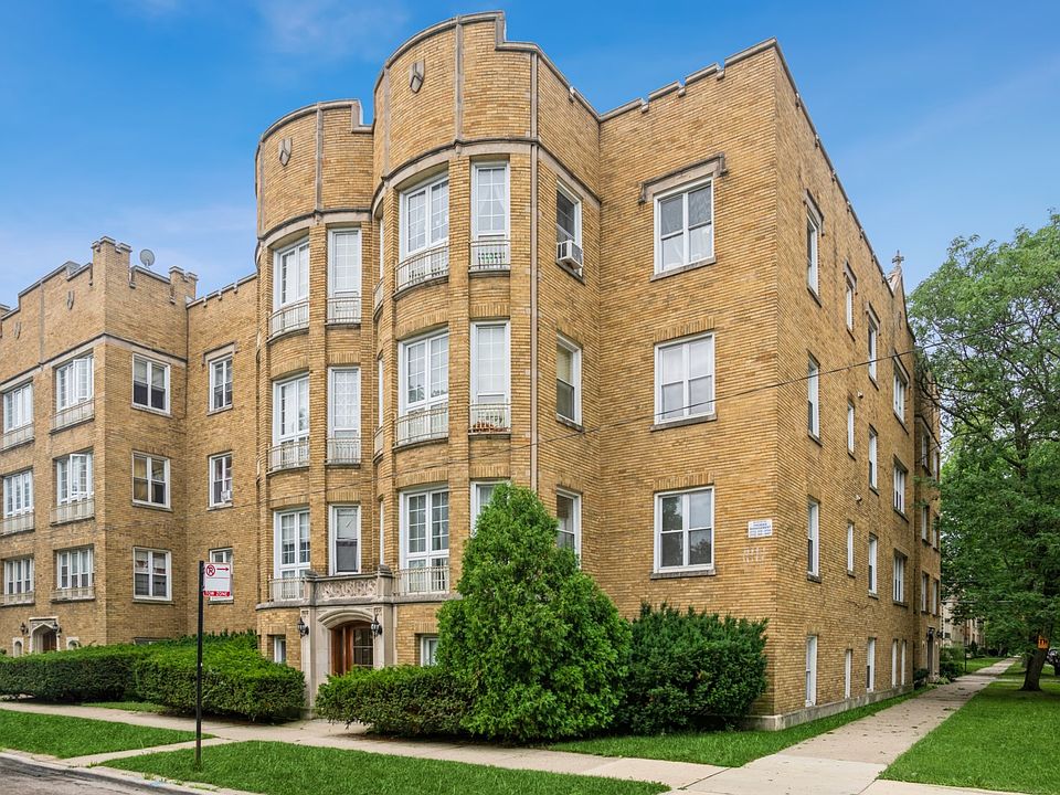 1st image of 7024 N Rockwell St APT 1