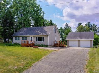8088 E Carpenter Rd, Davison, MI 48423