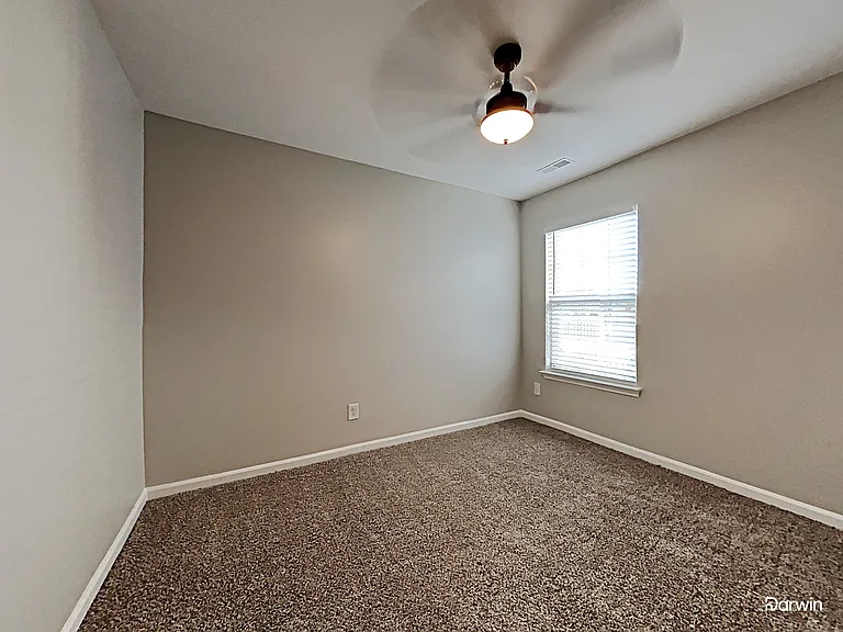 337 Courtland Ct — Photo 10