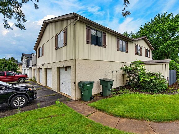 3rd image of 2519 Burgandy Ln #A