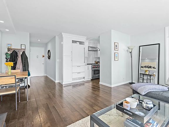 4th image of 142 W End Ave APT 7T
