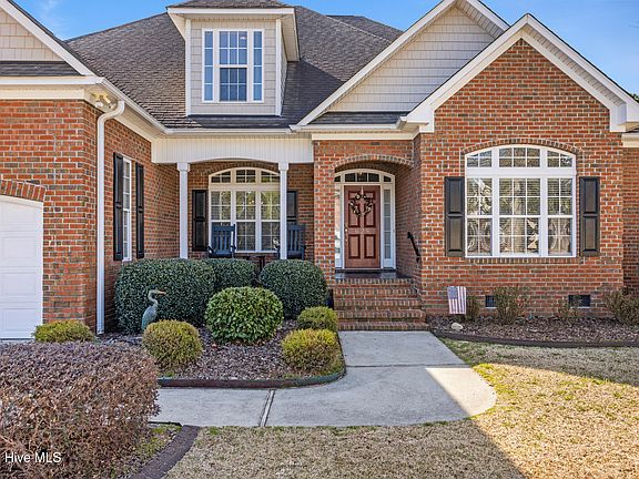 4th image of 628 Spencer Court