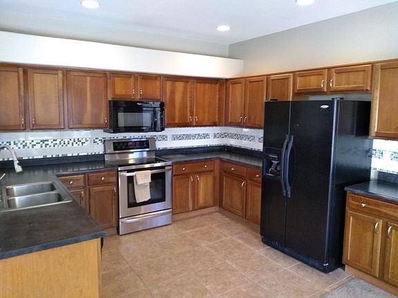 2nd image of 772 W Desert Basin Dr