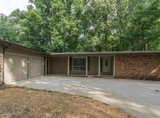2592 Amberly Dr, Dunwoody, GA 30360