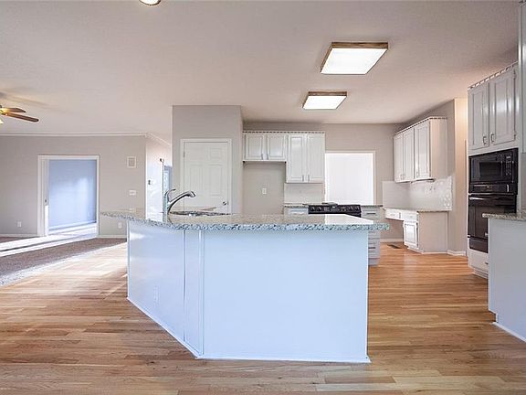 2nd image of 3931 Regas Dr