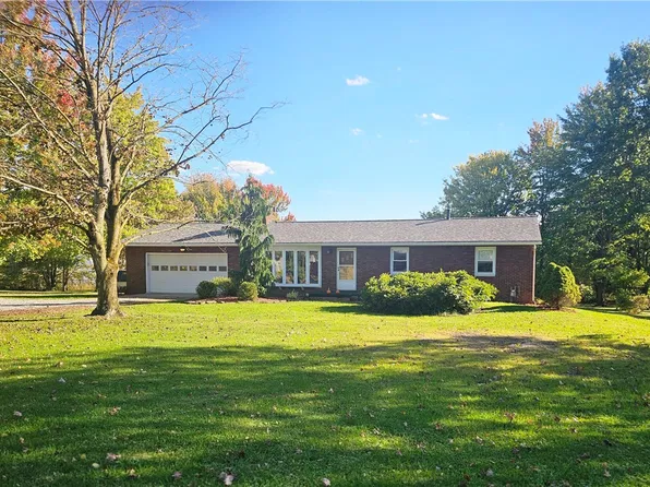 131 Little League Dr, Beaver Falls, PA 15010