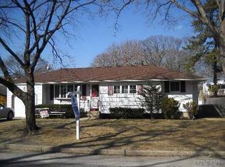 37 King Ave, Selden, NY 11784
