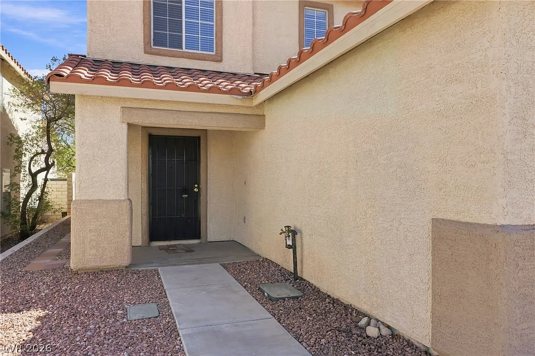 4 bed, 2.5 bath, 1784 sqft, $2,350 — Photo 3