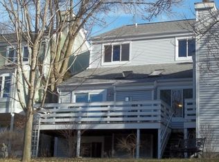 44 Oak Creek Trl, Madison, WI 53717