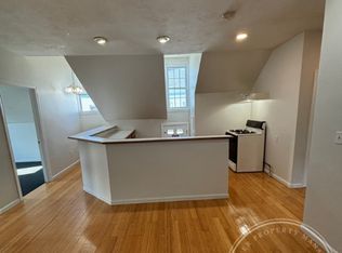 196 Quequechan St APT 3, Fall River, MA 02723