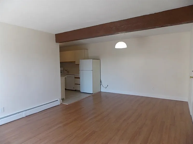 2 bed, 1.0 bath, 749 sqft, $1,790 — Photo 4