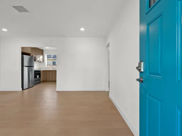 6661 1/2 Beck Ave, North Hollywood, CA 91606
